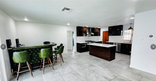 Building Photo - 2905 Mason Ave