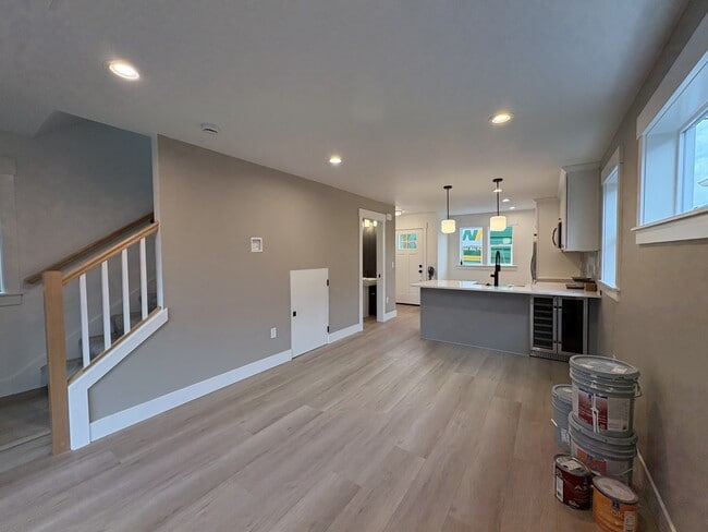 Building Photo - 6960 NE 18th Ave