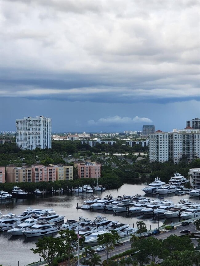 Building Photo - 19355 Turnberry Way