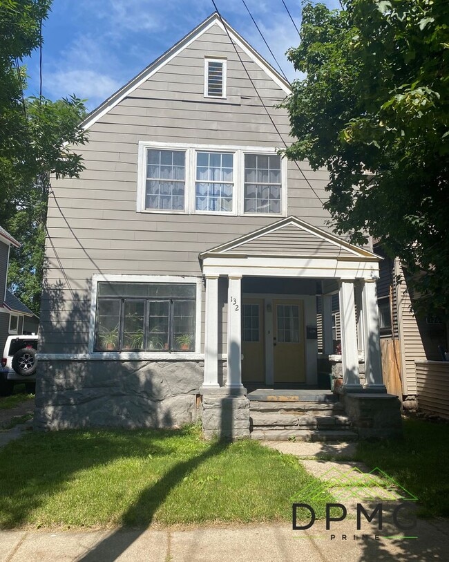 Building Photo - 132 S Clemens Ave