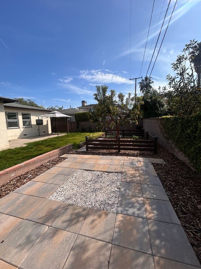 Building Photo - 13215