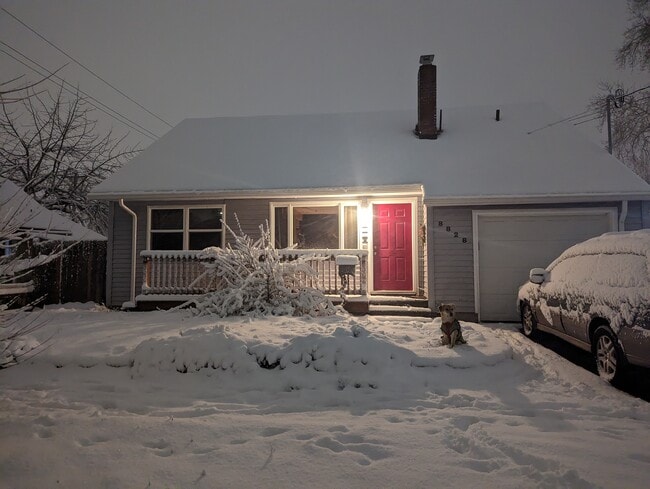 Building Photo - 8828 N Hodge Ave