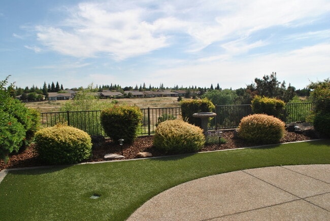 Building Photo - Gorgeous Upgraded Sun City Lincoln Hills Home