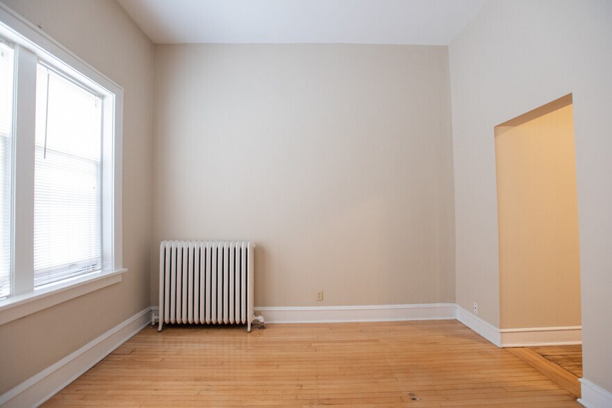 Building Photo - 1603 N Van Buren St