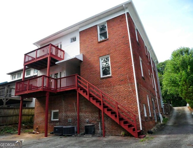 Building Photo - 825 North Avenue NE