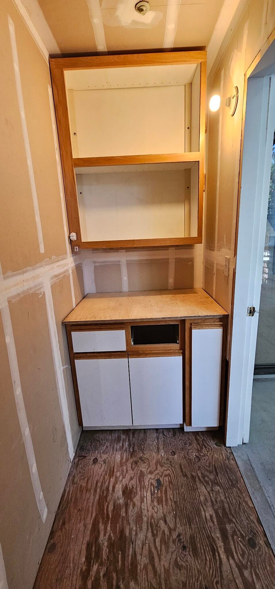 Storage room in balcony - 2600 Oak Rd