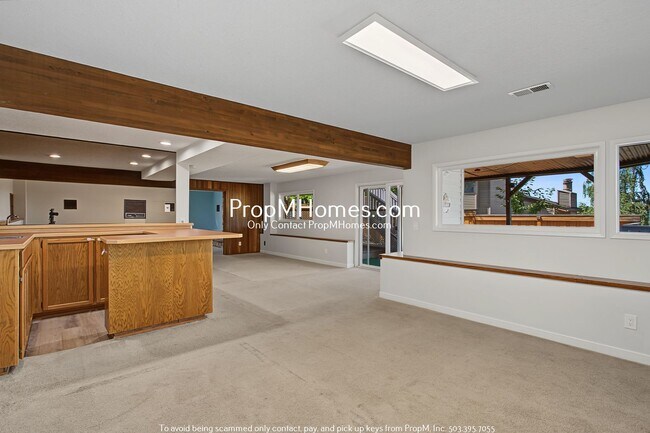 Building Photo - 8271 SW 184th Ave