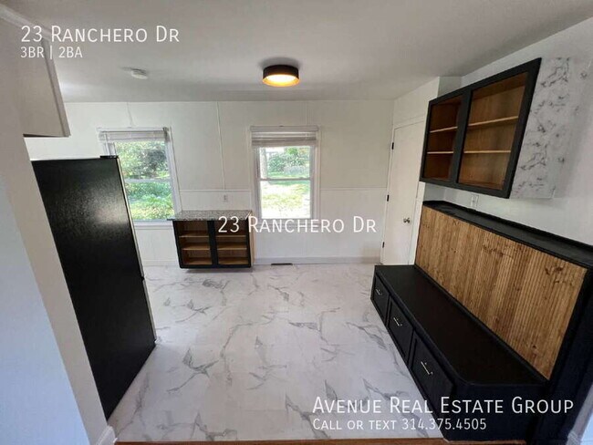 Building Photo - 23 Ranchero Dr