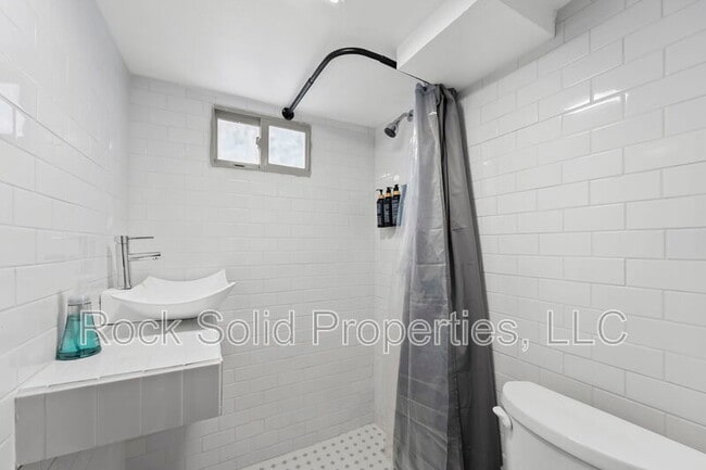 Building Photo - 3012 O Neil Ave