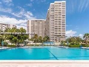 Building Photo - 2500 Parkview Dr