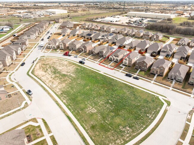 Building Photo - 10016 Thornapple Rd