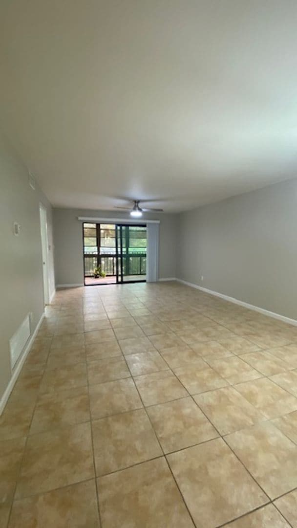 Building Photo - Beautiful Condo Fully Remodeled!! Close to Beaches! West of the Trail!!