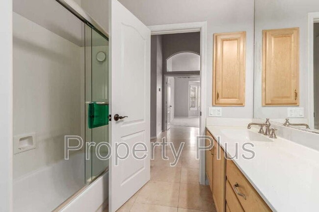 Building Photo - 12591 E Paradise Dr