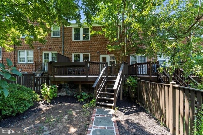 Building Photo - 218 Blenheim Rd