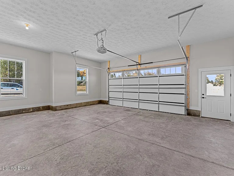 Building Photo - 208 Wendover Ct