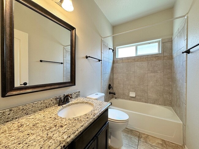 Building Photo - West El Paso 4 bed Refrig A/C