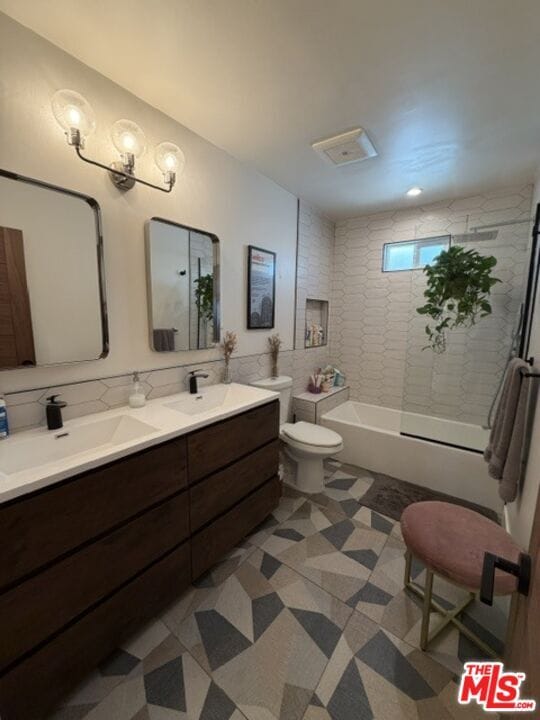 Building Photo - 1768 S Fairfax Ave