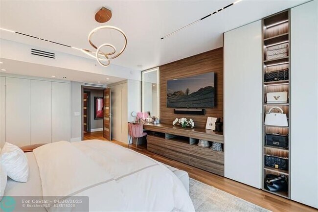 Building Photo - 17301 Biscayne Blvd