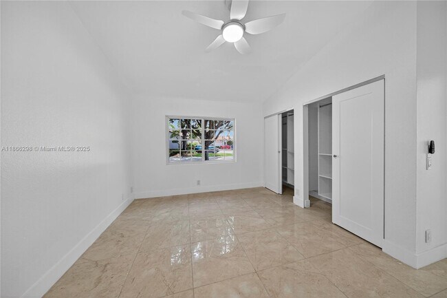 Building Photo - 1545 Springside Dr