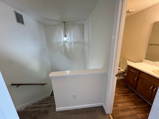 Building Photo - 1319 Stratton Place Dr