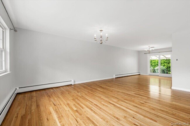 Building Photo - 649 White Plains Rd