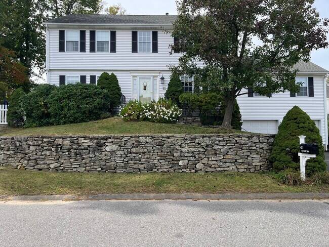 Primary Photo - 48 Old Colony Rd