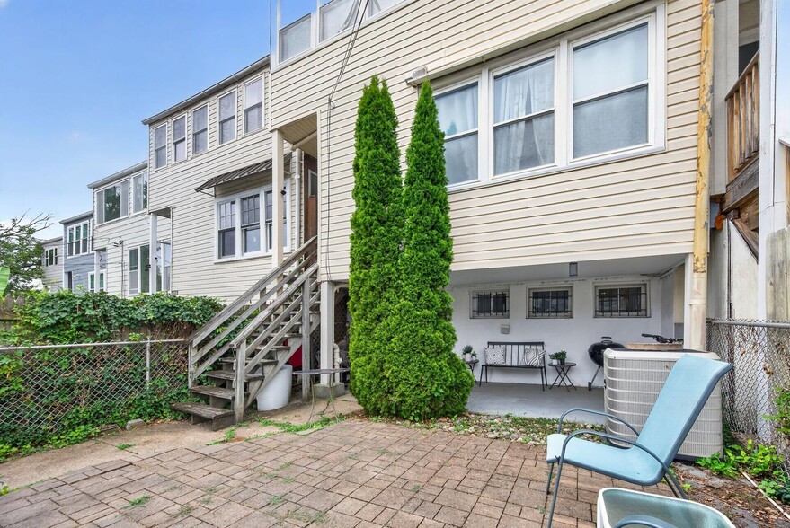 Building Photo - 4715 Piney Branch Rd NW