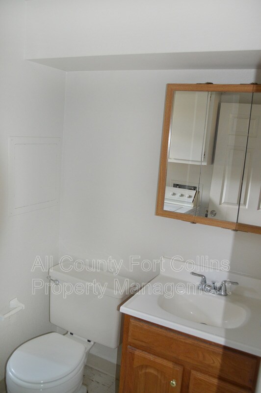 Building Photo - 706 Morsman Dr