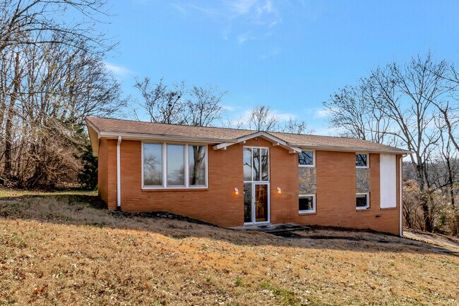 Building Photo - 6469 Fleetwood Dr