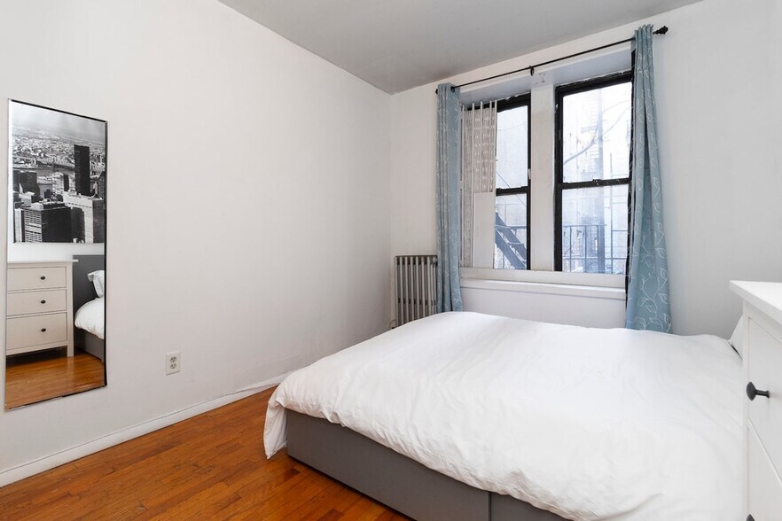 Building Photo - 1217 Park Ave
