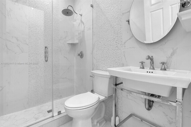 Building Photo - 6402 SW 93rd Pl