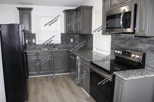 Building Photo - 3311 Freeman Ave