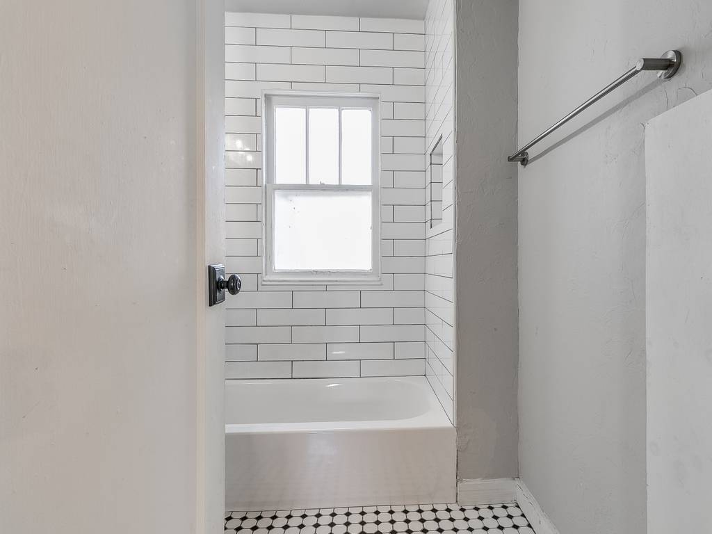 Building Photo - 1205 NW 49th St