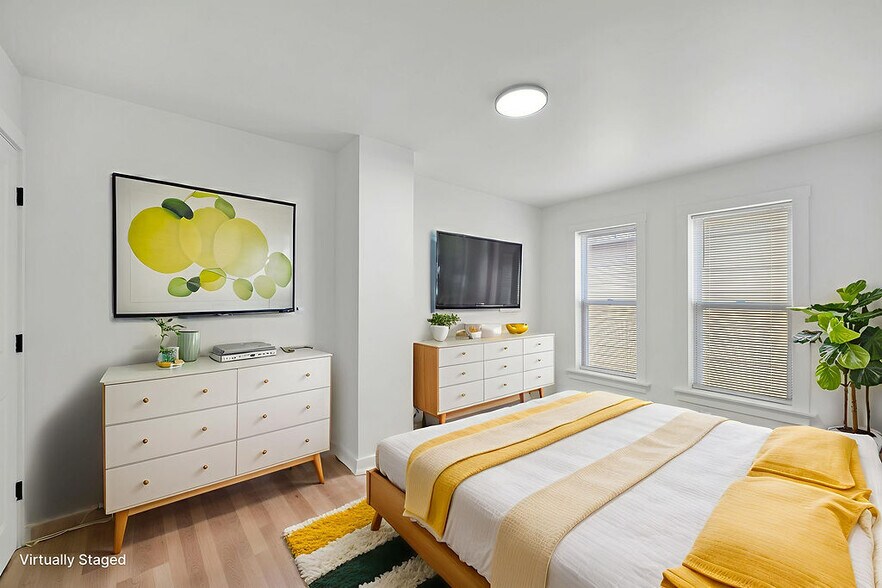 Building Photo - 2022 Central Ave