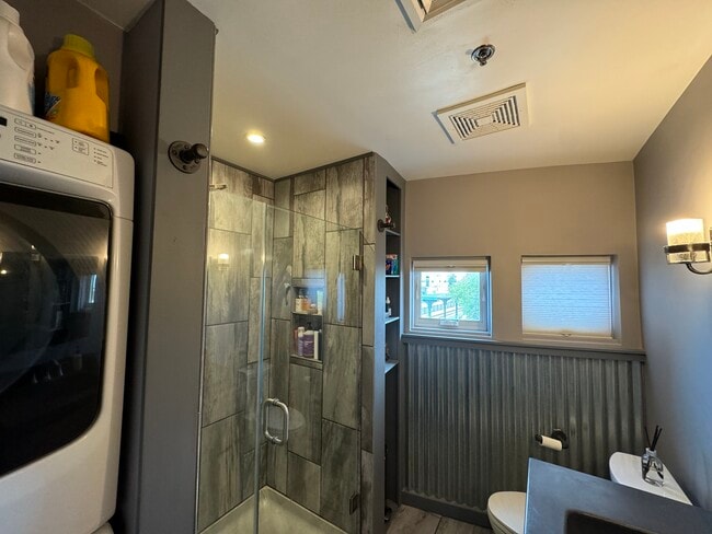 Bathroom - 1 Steele St