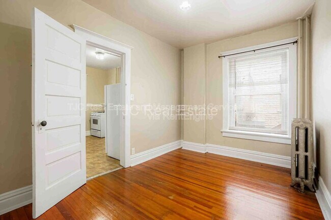 Building Photo - 2316 E 12th Ave