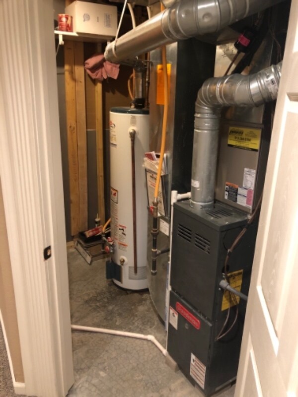 Building Photo - 9835 N Lewis Ave