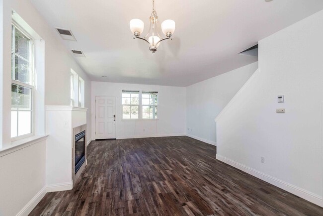 Building Photo - MOVE IN SPECIAL!!! $500 OFF FIRST MONTHS RENT! Come check out this lovely 3 bedroom 2.5 bath home...