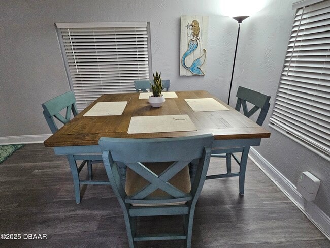 Building Photo - 62 Rivershore Dr