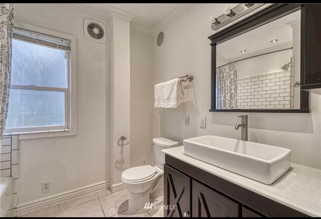 main floor bathroom - 1229 7th St