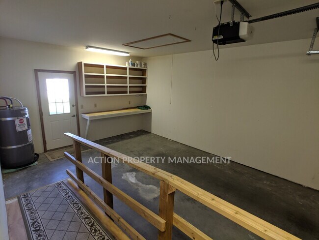 Building Photo - 3 bed 2 bath in Sherwood Village