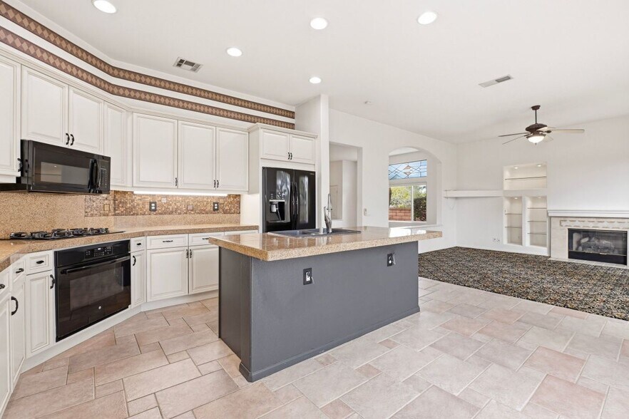Building Photo - 5643 Willowmere Ln