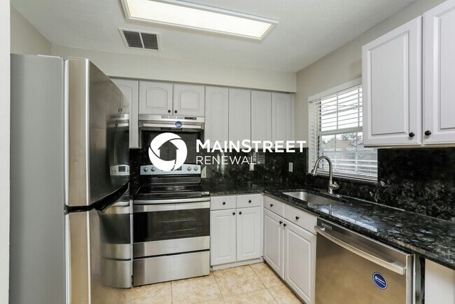 Building Photo - 3 Bedroom Pet-Friendly Home in ORLANDO, FL...
