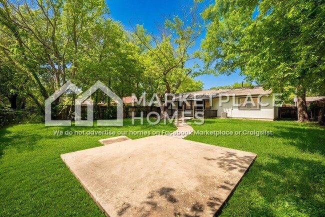 Building Photo - 4605 Brassiewood Dr