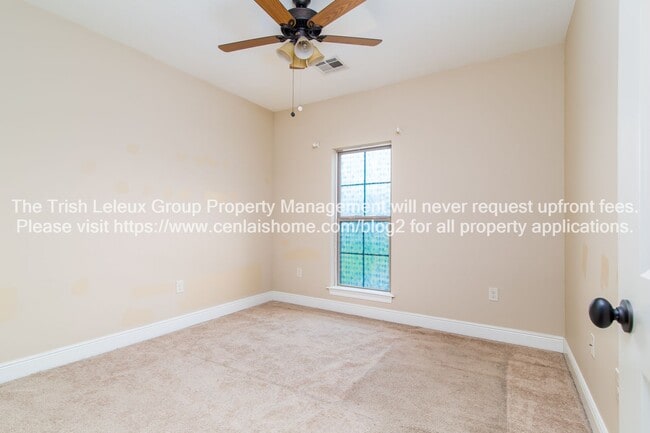 Building Photo - 4bed/2bath house