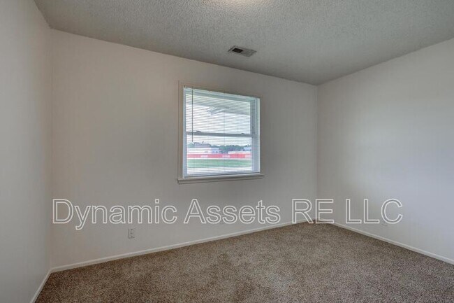 Building Photo - 2008 John F Kennedy St