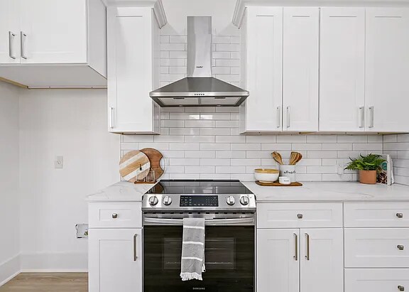 Building Photo - 506 E Evergreen St