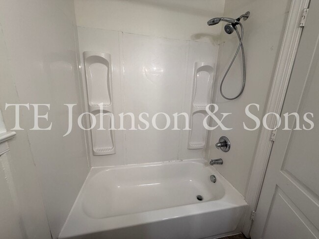 Building Photo - A Great Home Is Waiting For You!