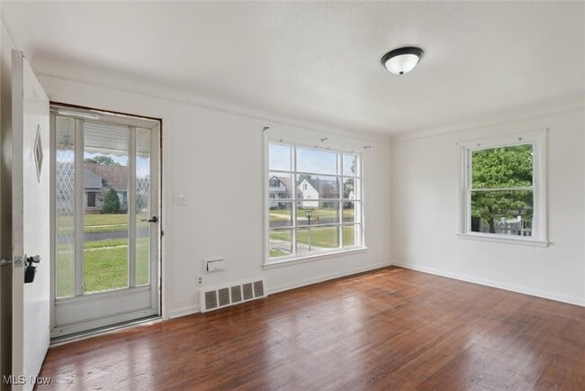 Building Photo - 13849 Shady Oak Blvd