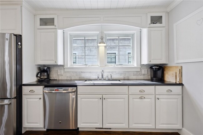 Building Photo - 67 Caswell St